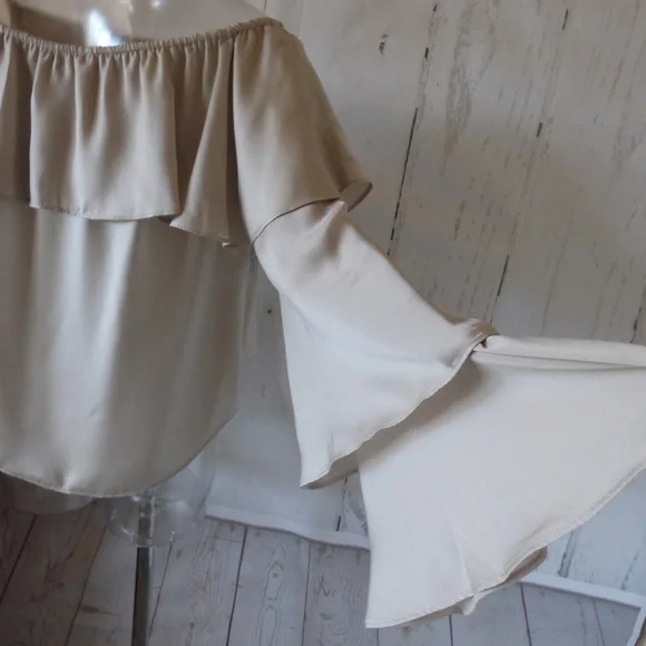 Leith Off the Shoulder Silky Ruffle Top M - Picture 6 of 7